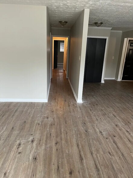 Building Photo - Room in House on Moray St SW