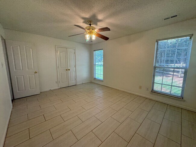 Building Photo - 4412 David Cox Rd