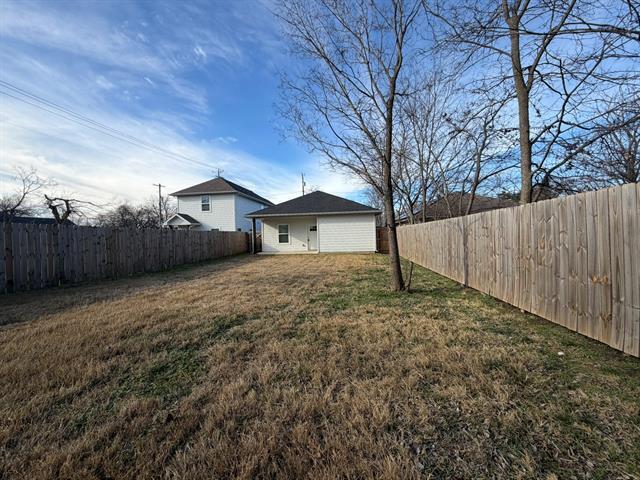 Building Photo - 405 N Andrews Ave