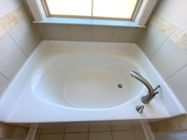 Building Photo - 104 Kinglet Wy