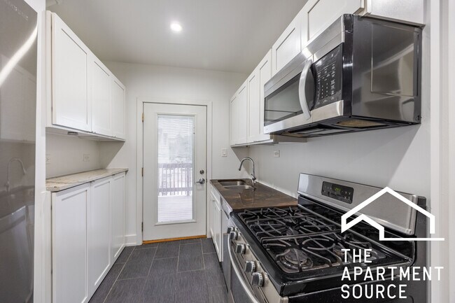 Building Photo - 3716 W Belmont Ave