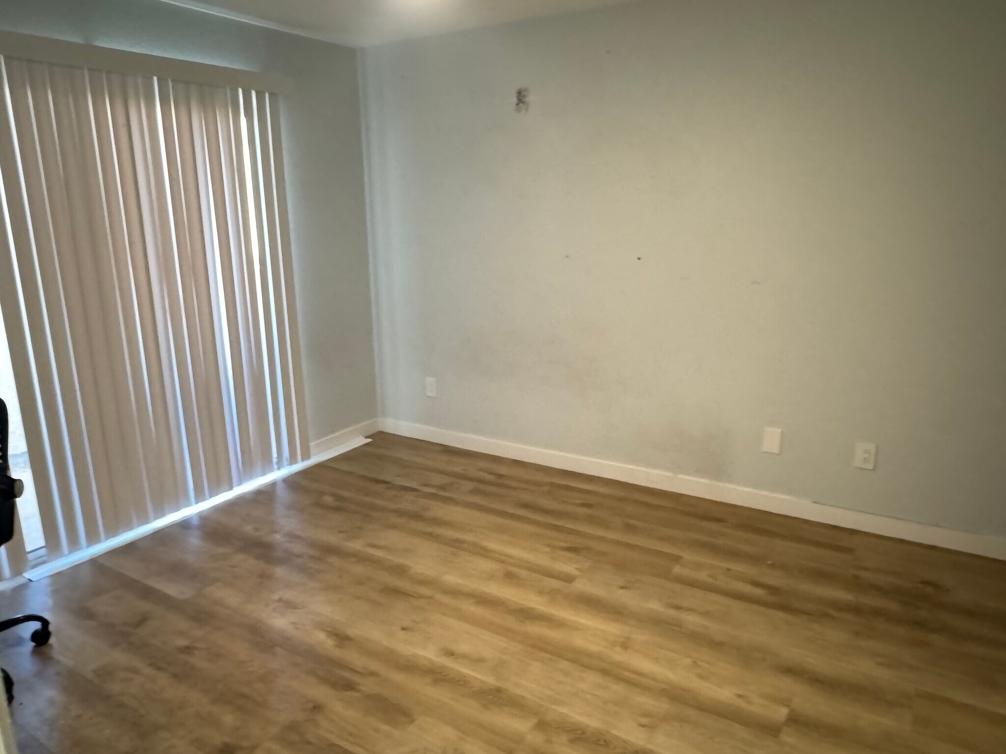 Building Photo - 6250 W Flamingo Rd