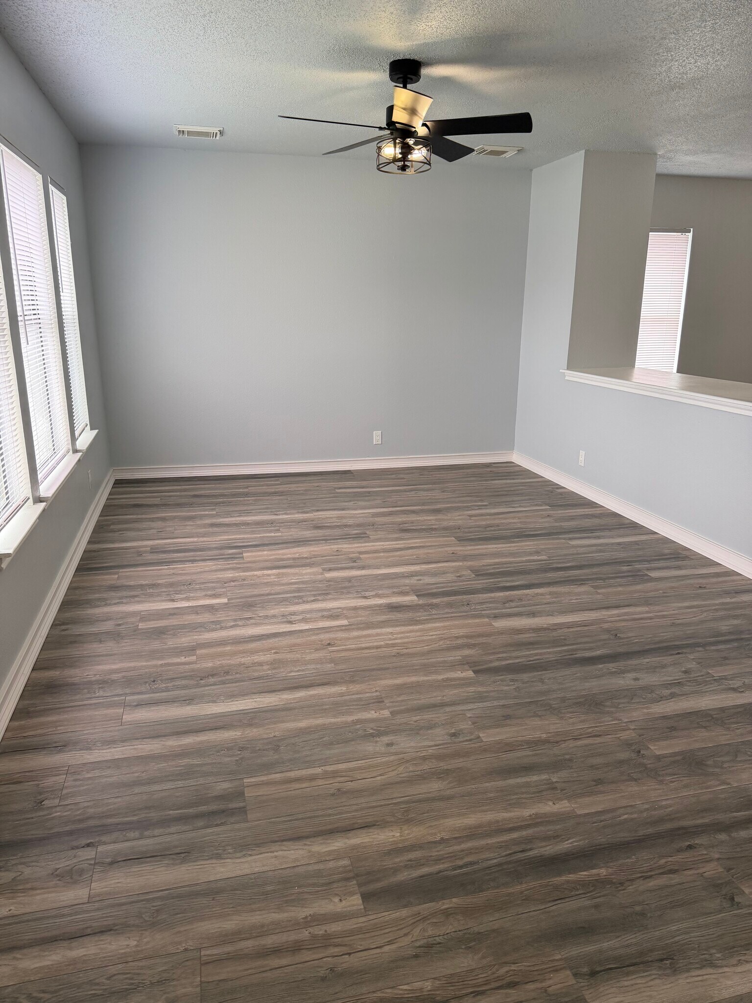 Forma living area - 9647 Orchid Mdws
