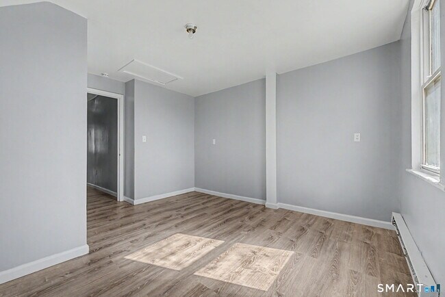 Building Photo - 23 Beacon St