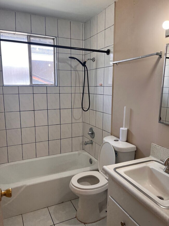 Building Photo - Cozy Home in San Jacinto on Large Lot