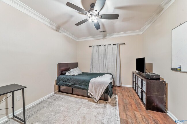 Building Photo - 10007 Meredith Ln SE