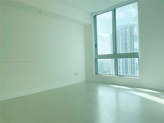 Building Photo - 300 S Biscayne Blvd