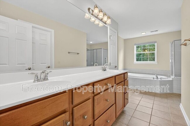 Building Photo - 7629 Hamelin Ln