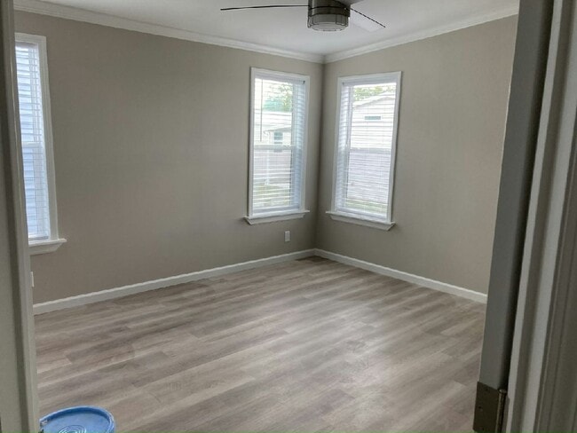 Building Photo - 3621 Campari Dr