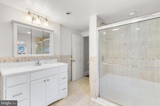 Building Photo - 345 W Mt Pleasant Ave