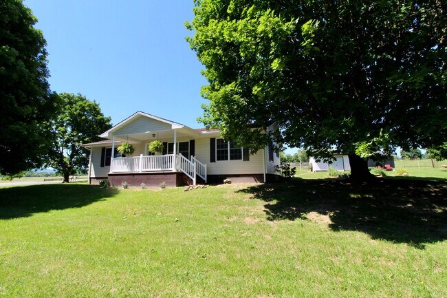 Building Photo - Stunning Home with Breathtaking Blue Ridge Mountain Views!   3 Bedrooms | 2 Baths
