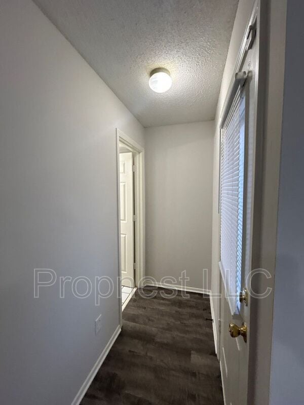 Building Photo - 801 Barrington Woods Cove