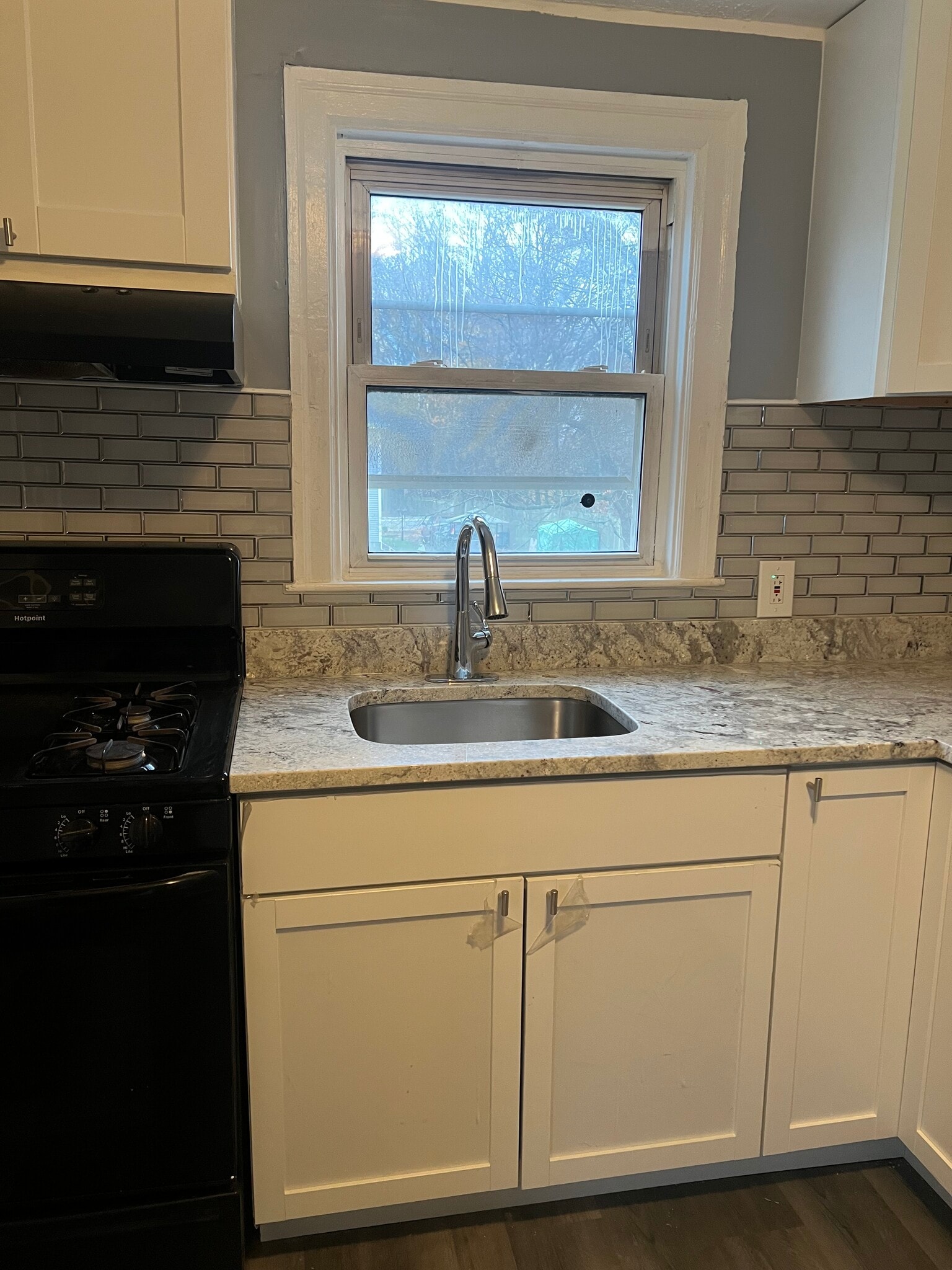 Building Photo - 70 Clifford St