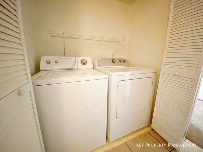 Building Photo - 3061 Key Largo Dr