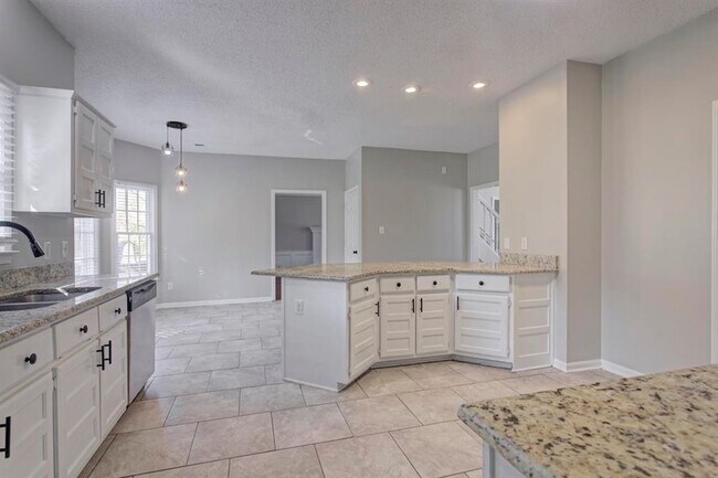 Building Photo - 5707 Chester St