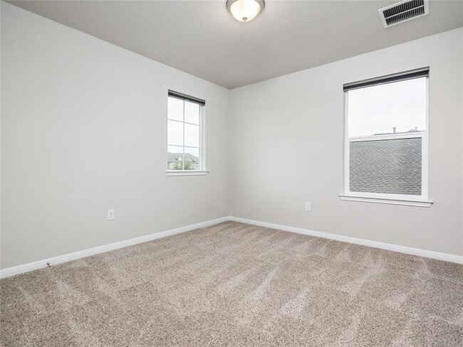 Building Photo - 121 Struss dr