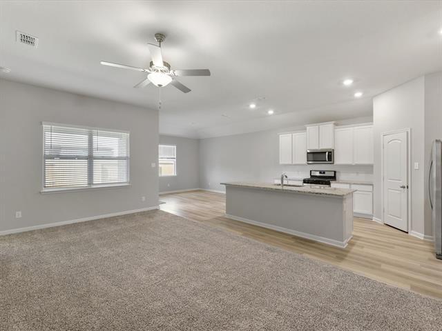 Building Photo - 2113 Erlinda Dr