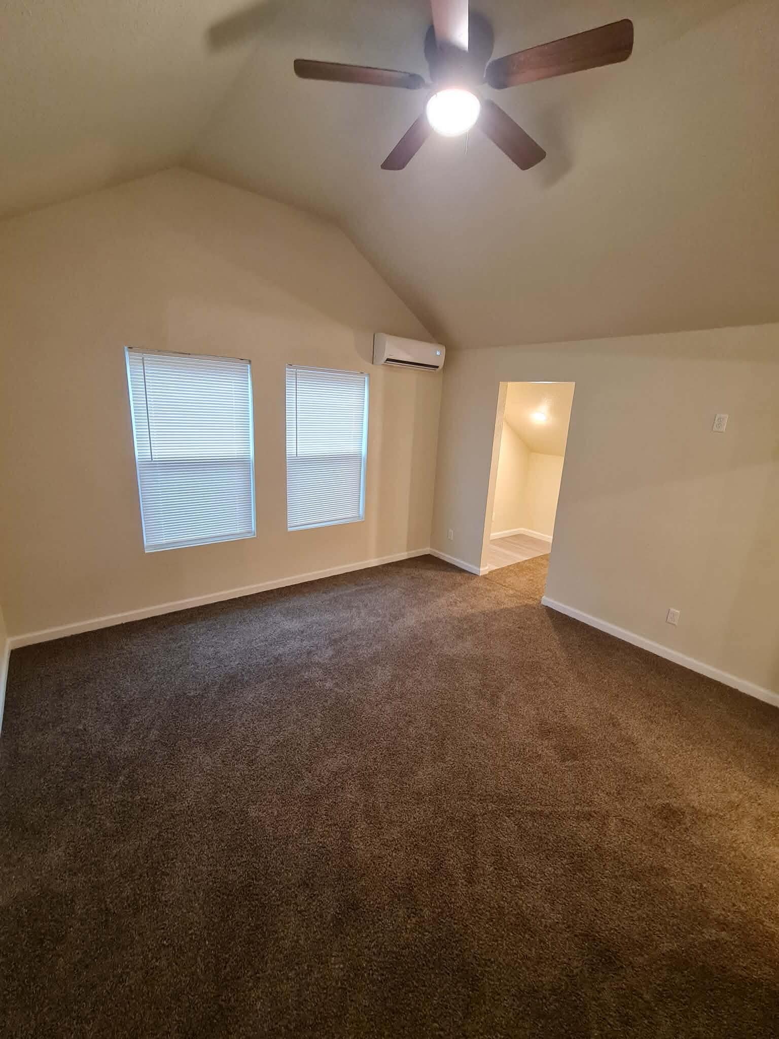 Building Photo - 527 Oak Lawn Dr