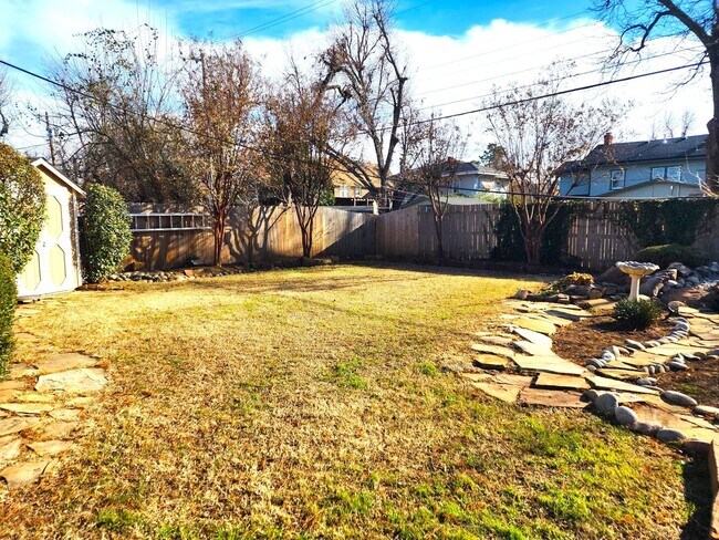 Building Photo - 3 Bed 2.5 Bath Plus ADU in Gatewood Add NW OKC
