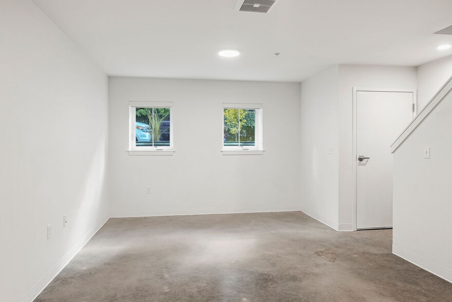 Large Basement - 2175 SE Stark St