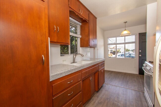 Building Photo - Charming 1 Bedroom / 1 Bath Apartment in Kensington w/ Garage