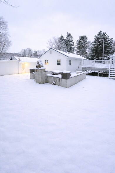 Building Photo - 325 Richfield St