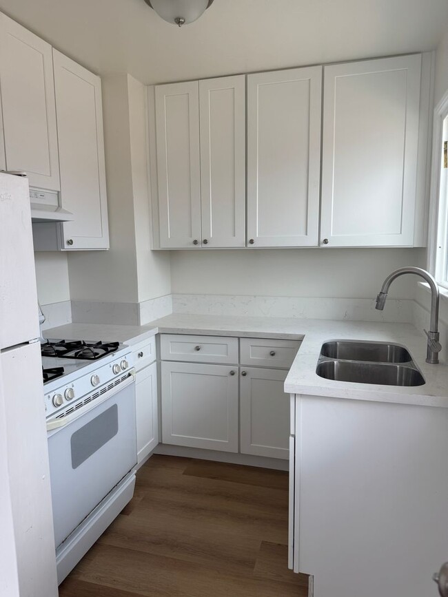 Building Photo - Charming 1-Bedroom Home in Desirable Torra...