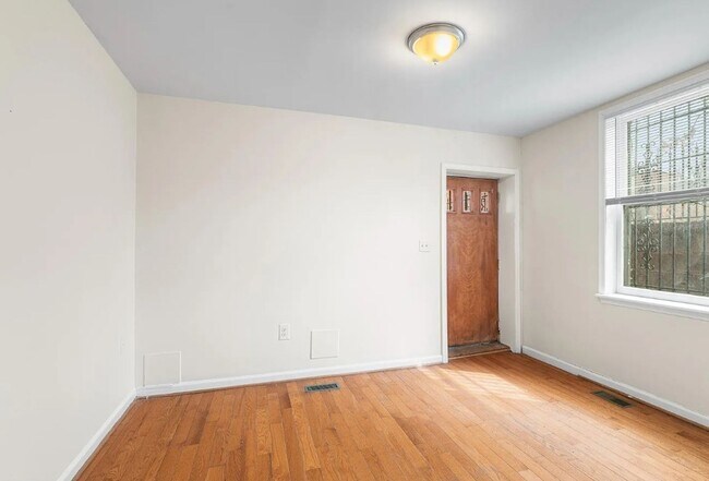 Building Photo - 1401 Druid Hill Ave