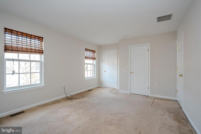 Building Photo - 5 Rafting Way