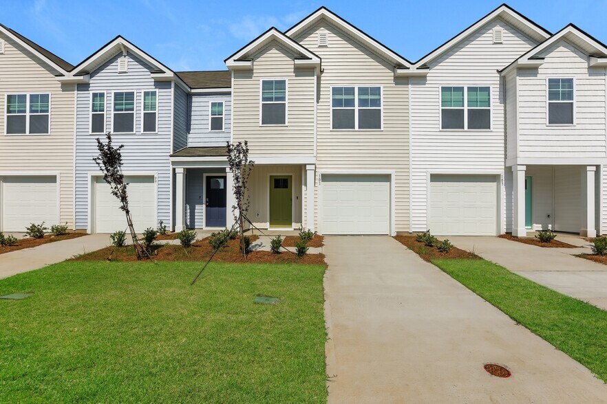 Building Photo - 101 Striker Rd