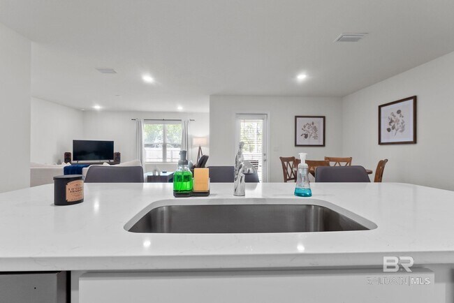 Building Photo - 15807 Laurelbrooke Lp