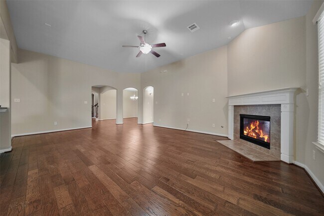 Building Photo - 25208 Forest Ledge Dr