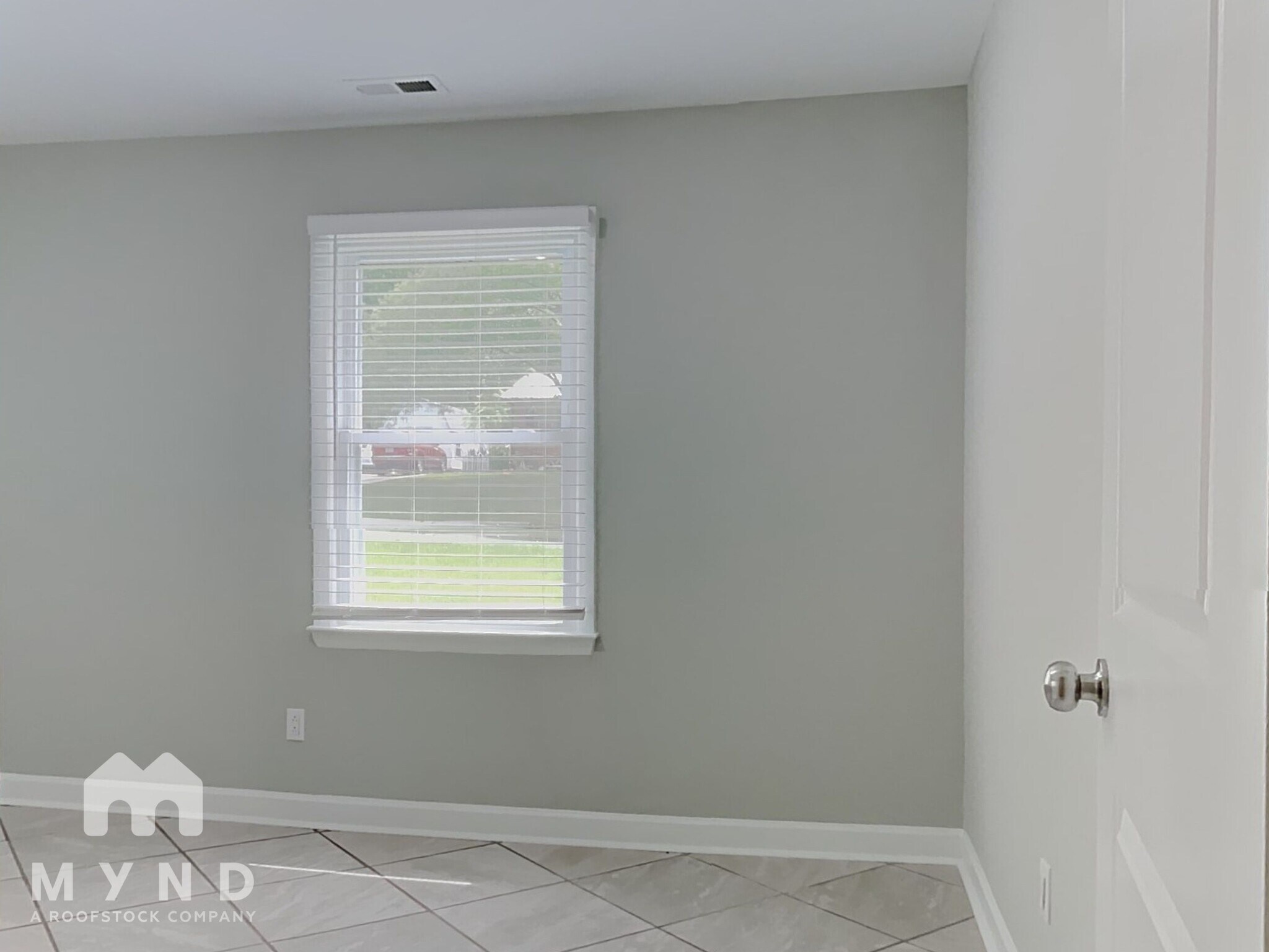 Building Photo - 526 Stratford Rd