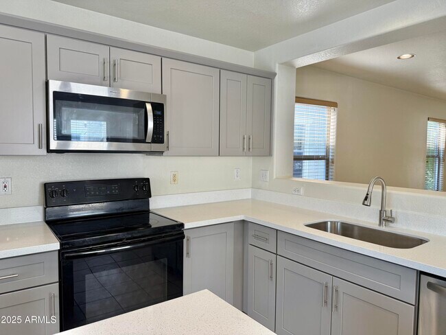 Building Photo - 17279 N 184th Dr