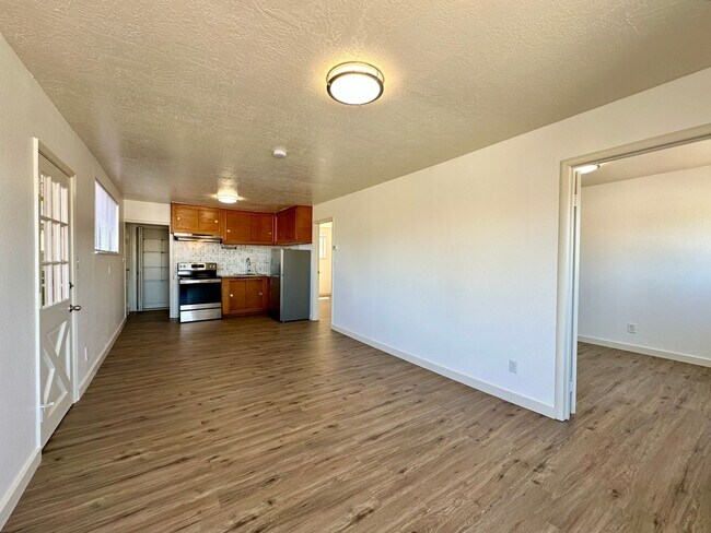 Building Photo - 660-664 Precita Avenue