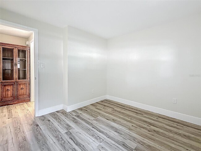 Building Photo - 1469 S Hillcrest Ave