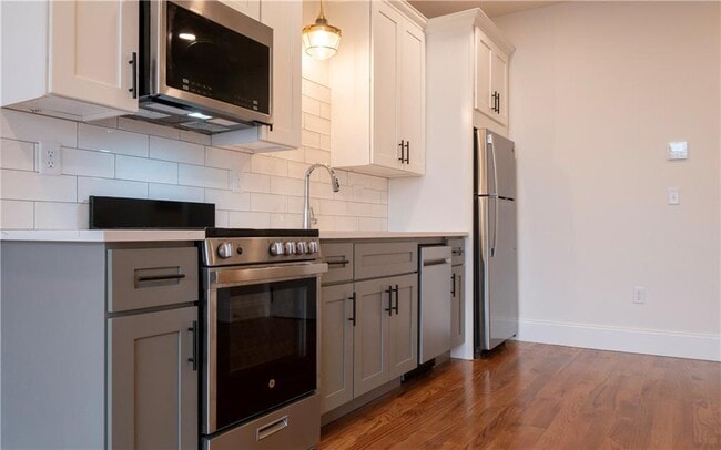 Building Photo - 15 Cranston Ave