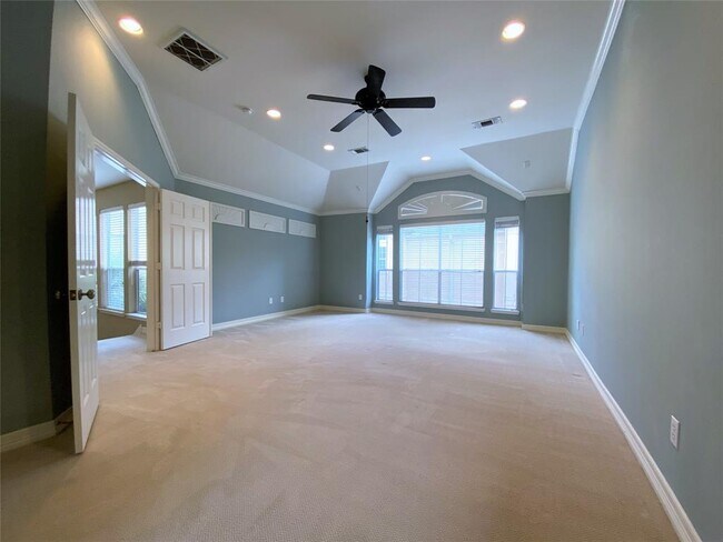 Building Photo - 5314 Blossom St