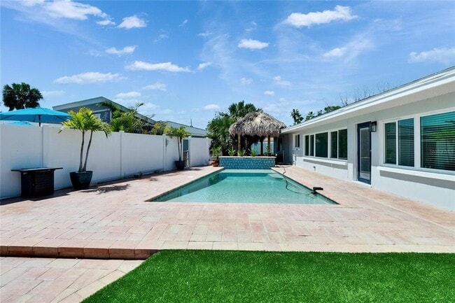 Building Photo - 1492 Sea Gull Dr S