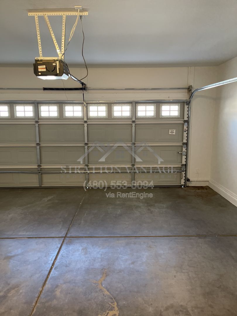 Building Photo - 1327 E Weatherby Way