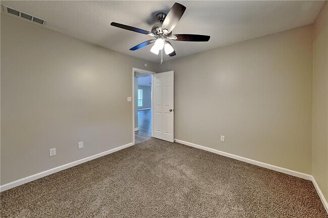 Building Photo - 2630 Amber Creek Dr