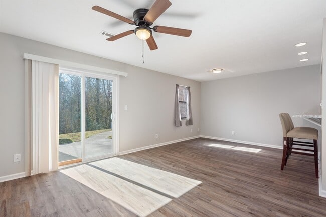 Building Photo - 2909 La Villas Dr