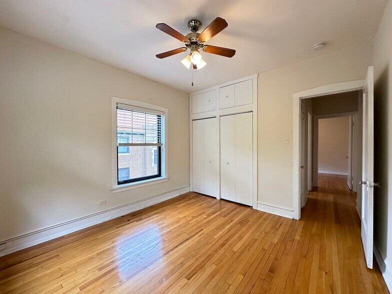 Building Photo - 1238 Oak Ave