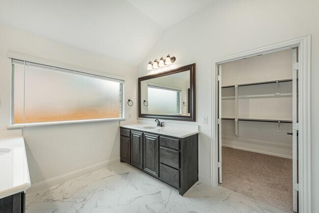Building Photo - Spacious 4-Bedroom Retreat with 3 Full Baths – Your Modern Sanctuary Awaits in Justin, TX!