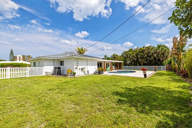Building Photo - 461 Apollo Dr