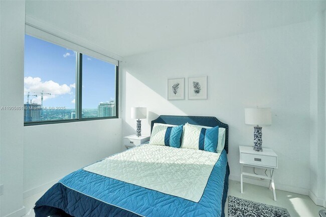 Building Photo - 501 NE 31st St