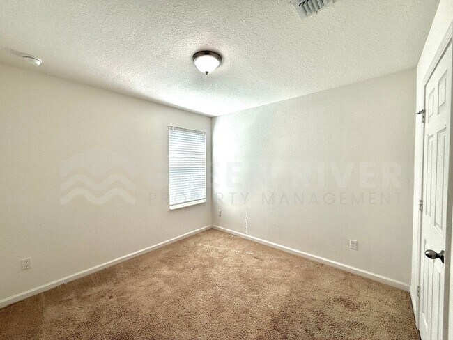 Building Photo - Room to Live, Space to Thrive! Stunning 6BR Home with Solar, Upgrades & Screened Lanai in Macclen...