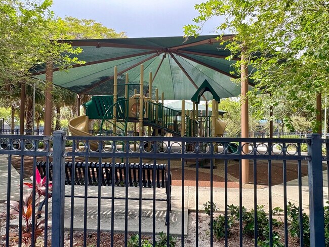 Building Photo - 2671 S Course Dr