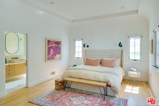 Building Photo - 4145 Somers Ave