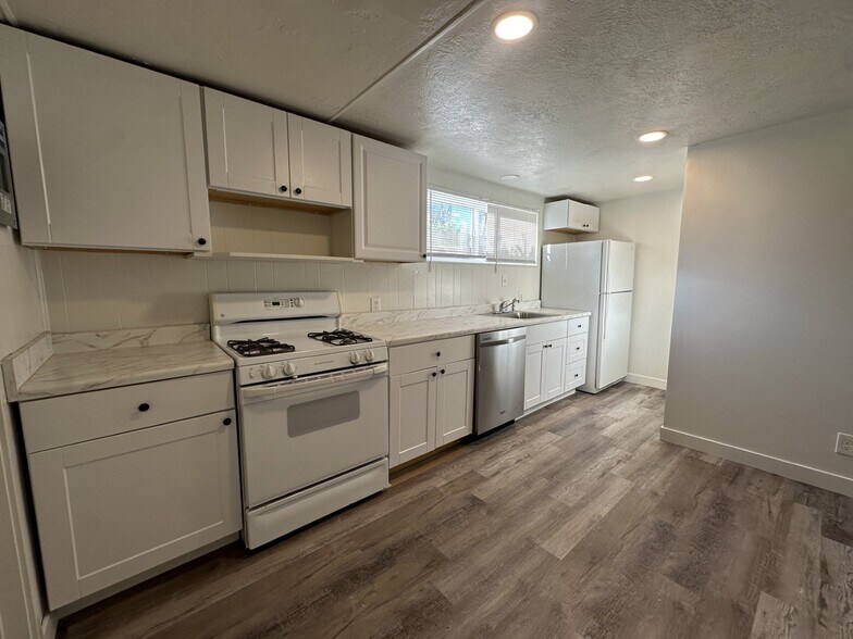 Building Photo - 3440 S 200 E